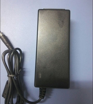 adattatore da tavolino del computer portatile dell'adattatore IEC320/C14 di potere di 19V 3.4A per il computer del PC