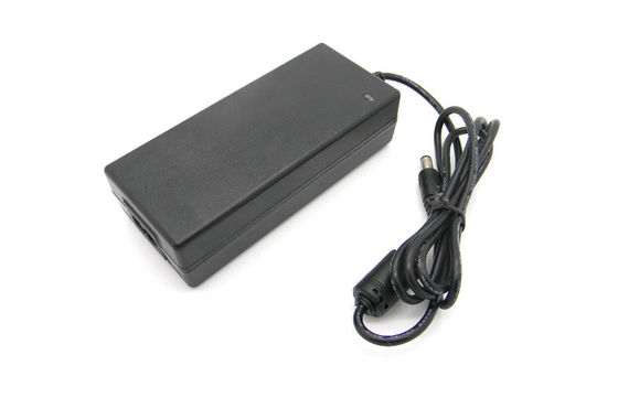 Alimentazione elettrica di commutazione/adattatore da tavolino elettrici di esterno 12V 5A