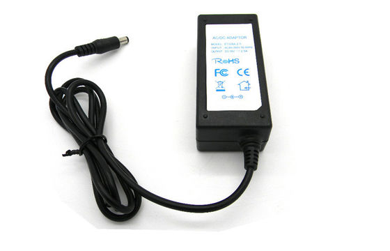 cortocircuito da tavolino dell'alimentatore in CC di 18Volt 45W per la spina della luce UE del LED