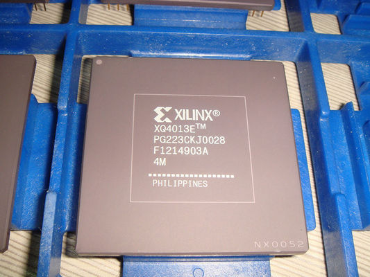 Gate array programmabile XILINX XCV50-4TQ144I del giacimento del silicio per il regolatore dell'alimentazione elettrica
