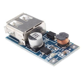 Il convertitore cc-cc aumenta il modulo di spinta 5V per Arduino con due batterie AA