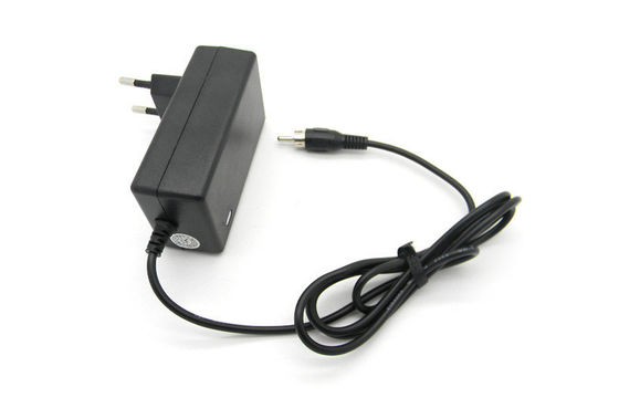100-240VAC ha introdotto l'adattatore RCA Jack di potere del Parete-supporto della spina 16V 2A di UE per Santral