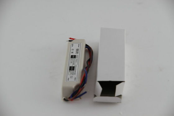 Alto driver costante di tensione LED di luminosità 12V 20W impermeabile con CA universale