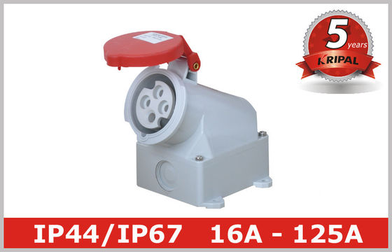 Bianco un adattatore elettrico industriale 380V - 4150V di 3 sbocchi di fase