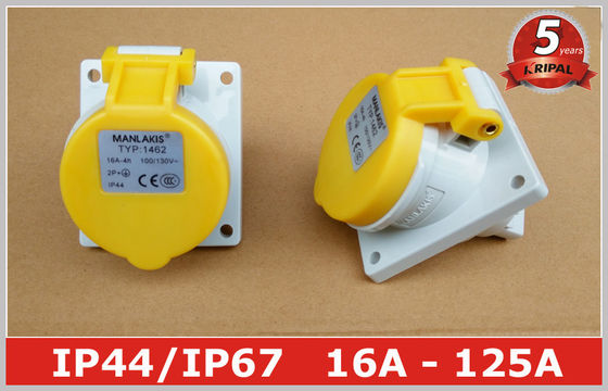 Il pannello ad angolo ha montato il Pin industriale del commutatore 110V 16A IP44 3 dell'incavo di potere per il marinaio