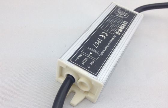 Metta in cortocircuito le luci all'aperto costanti dell'alimentazione elettrica di tensione LED della protezione DC12V 20W